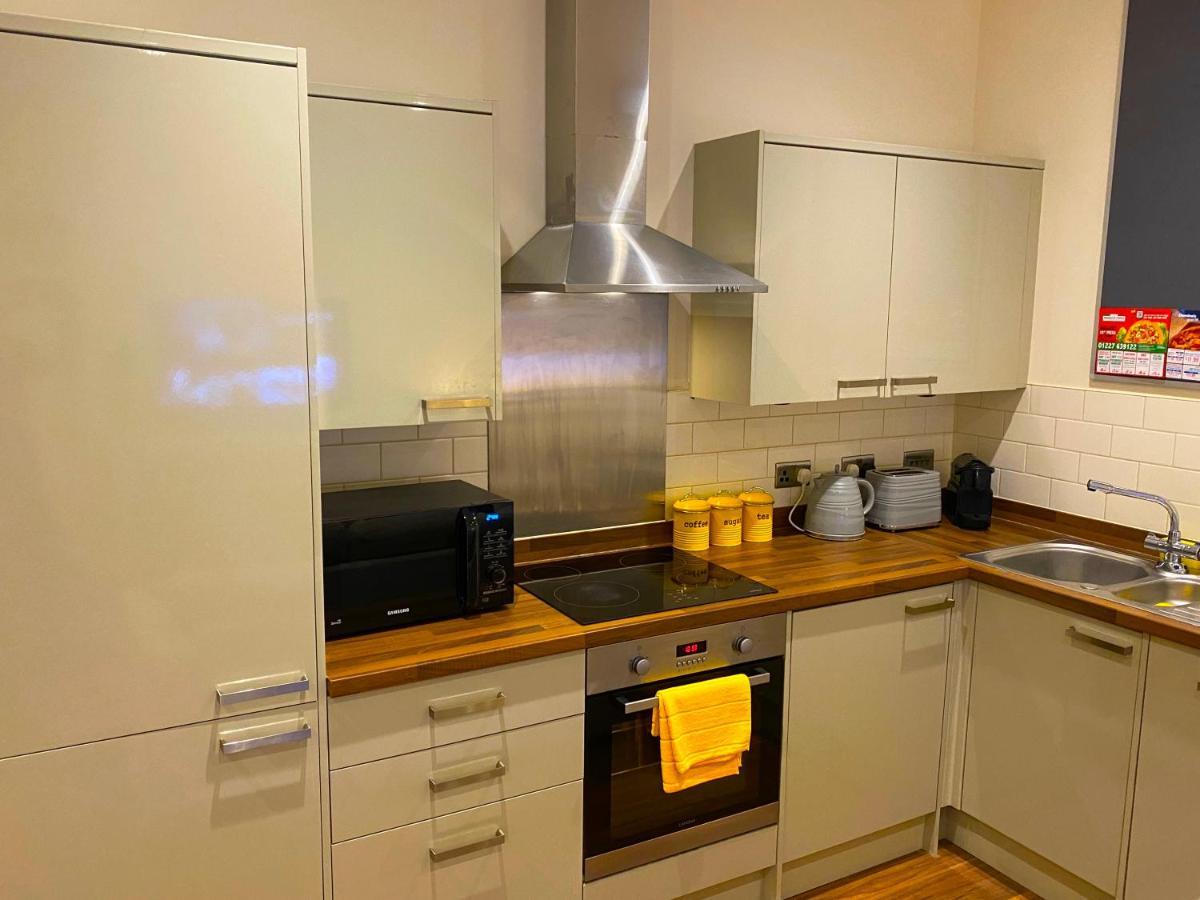 קנטרבורי Deluxe High Street Apartment מראה חיצוני תמונה