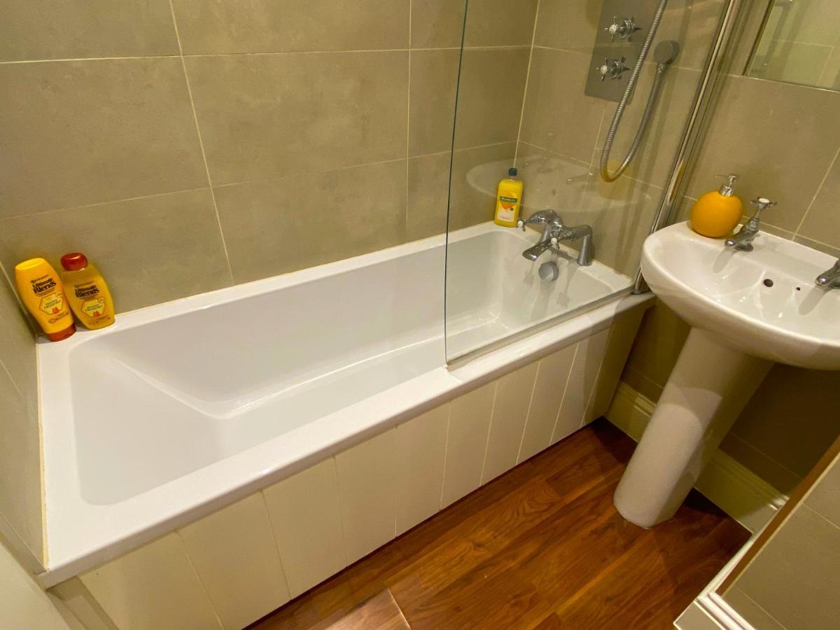 קנטרבורי Deluxe High Street Apartment מראה חיצוני תמונה